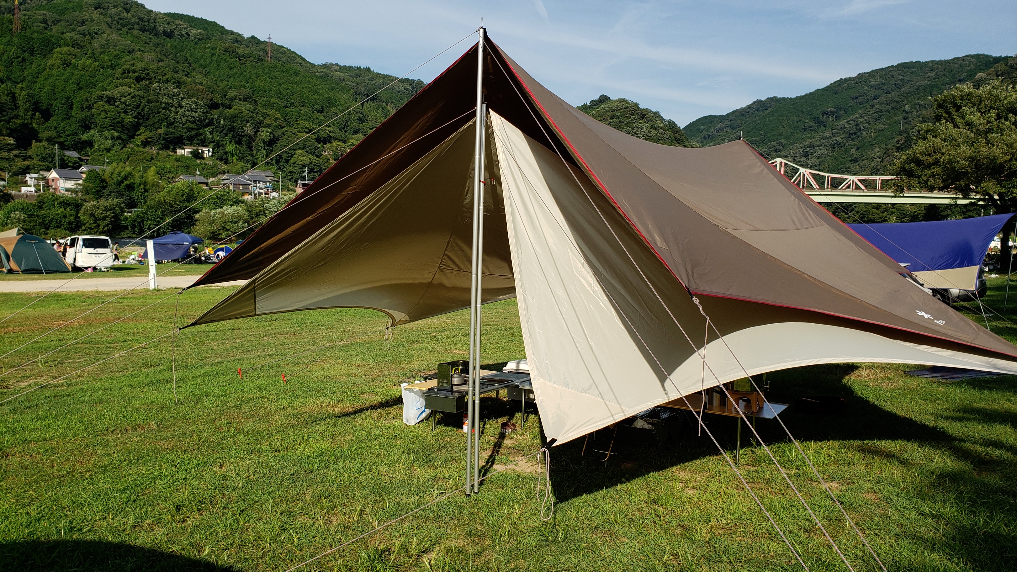 スイスポで行くヘキサエヴォPro. 重ね張りで猛暑のキャンプを乗り切る  